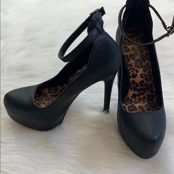 Heels - Picture 2 of 2